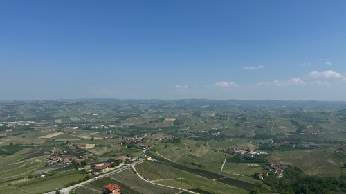Guarda Uno sguardo al tour delle Langhe e Roero