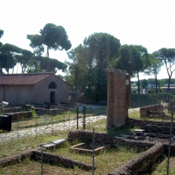 Itinerari Romani: l'antica "Regina Viarum" e Il "Parco Archeologico delle Tombe Della Via Latina"