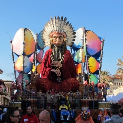 Carnevale di Viareggio, sfilano i carri più grandi del mondo