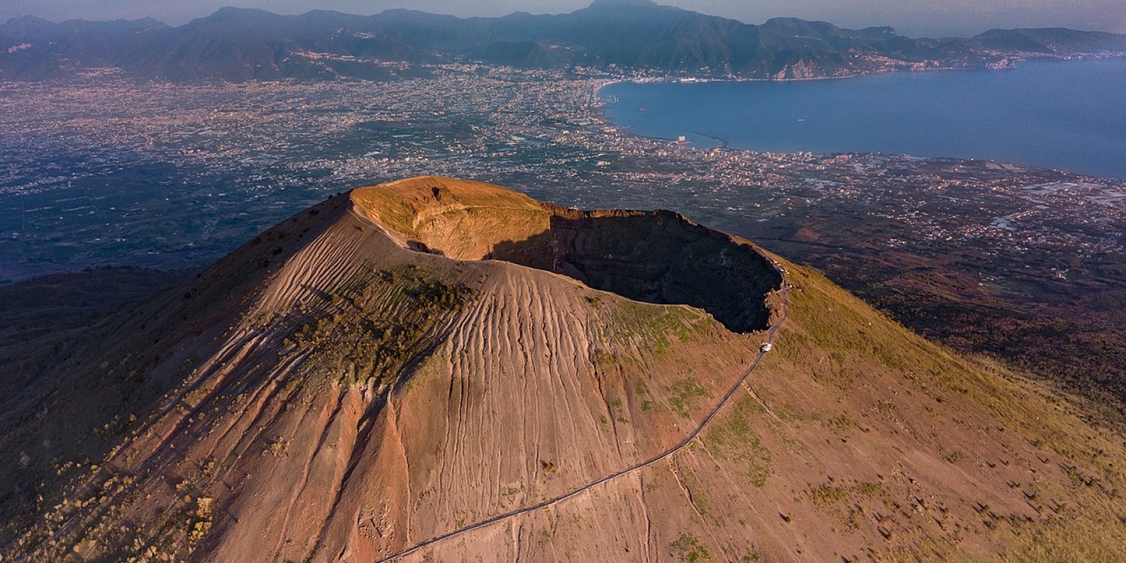 Il fiume di lava e le delizie del Vesuvio CRALT Magazine Il fiume di lava e le delizie del Vesuvio CRALT Magazine
