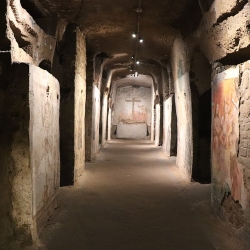 Napoli, le Catacombe di San Gaudioso ed il "Torrone dei morti” al Rione Sanità