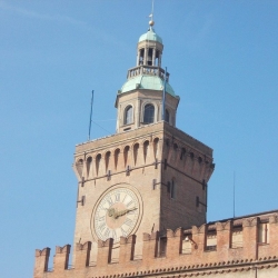 La torre dell'orologio di Bologna