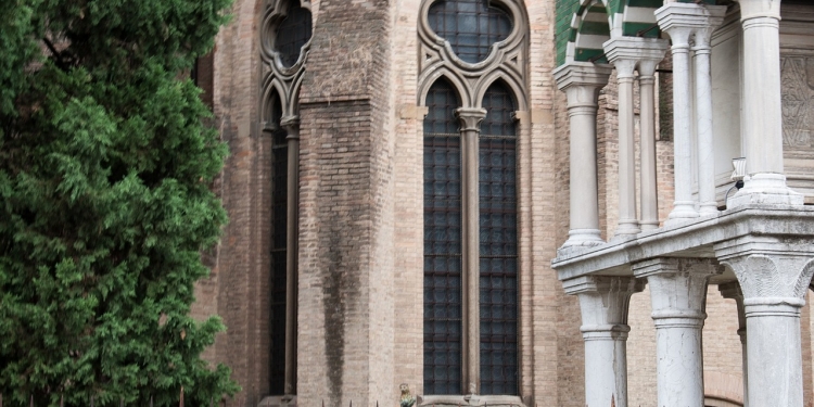 La Basilica di San Francesco a Bologna: Tesoro di Storia e Spiritualità