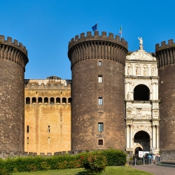 Castel Nuovo e il Museo civico di Napoli