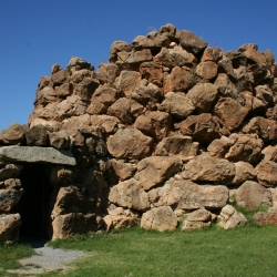 Il villaggio archeologico di Santa Vittoria a Serri