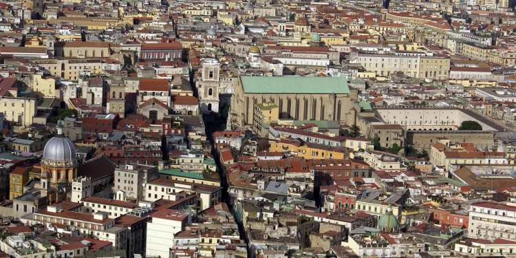 Il decumano del mare e il porto di Napoli