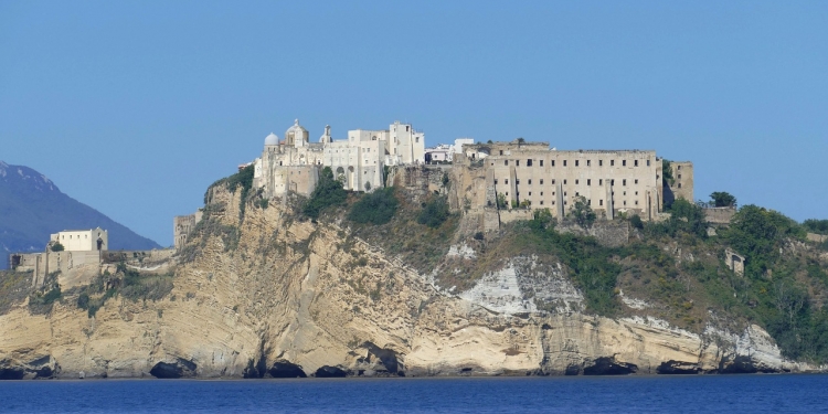 Procida: un'isola di storia e cultura nel golfo di Napoli