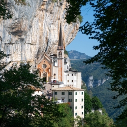 Santuario della Madonna della Corona