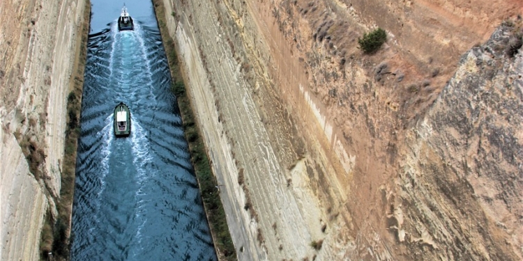 Tour del Peloponneso: viaggio tra miti, storia e paesaggi della Grecia
