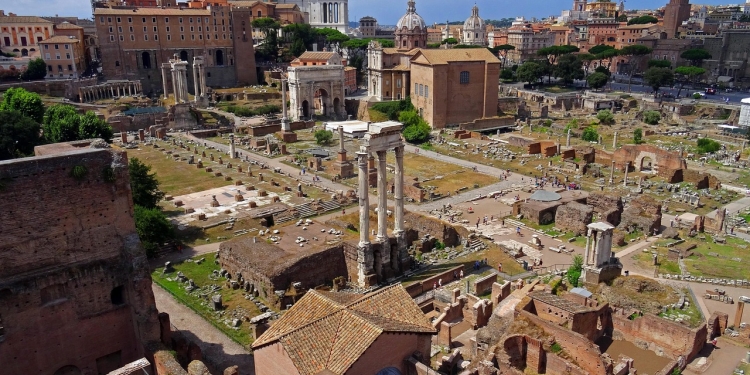 Il Foro Romano: cuore politico, religioso e sociale dell’antica Roma