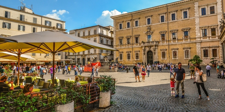 La Chiesa di San Francesco a Ripa: arte, spiritualità e storia nel cuore di Trastevere
