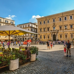 La Chiesa di San Francesco a Ripa: arte, spiritualità e storia nel cuore di Trastevere