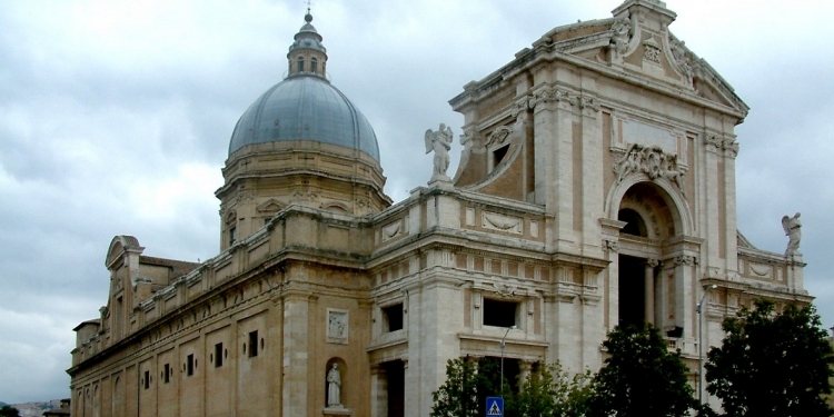 La Basilica di Santa Maria degli Angeli: un santuario di pace e spiritualità nel cuore d’Italia