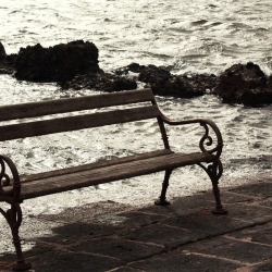 Il mare d&rsquo;inverno a Bacoli: il silenzio azzurro dei Campi Flegrei