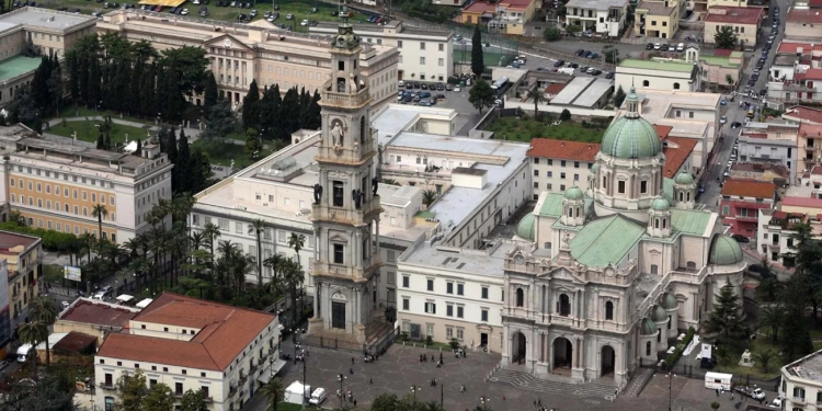 I Santuari di Pompei e di Maria Santissima dei Bagni: due cammini di fede tra silenzio e speranza