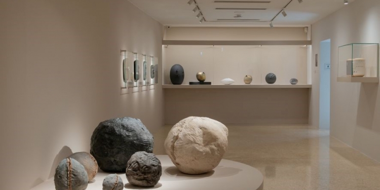 "Mani-Fattura: le ceramiche di Lucio Fontana"