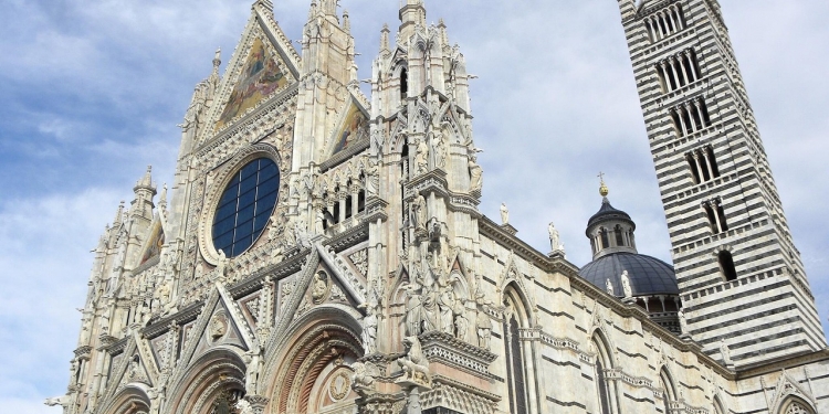 Pietrasanta, Torre del Lago, Lucca e Siena: un viaggio nell&rsquo;anima della Toscana