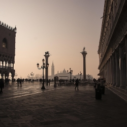 Racconti e leggende di una Venezia erotica e immaginaria