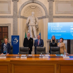 "Etruschi e Veneti. Acque, culti e santuari"