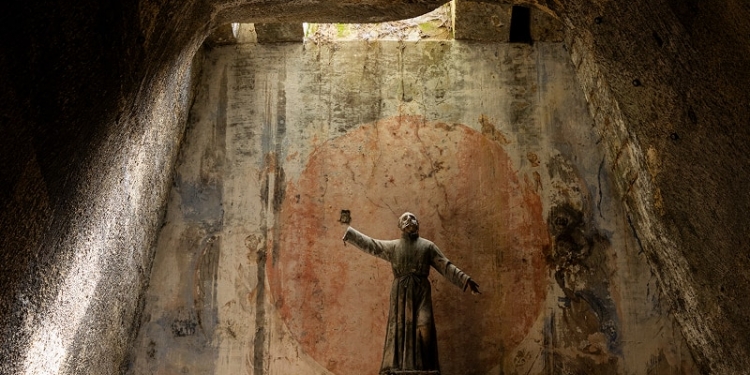 Napoli: il Cimitero delle Fontanelle e Materdei. Dove Napoli ha imparato a parlare anche con i suoi morti
