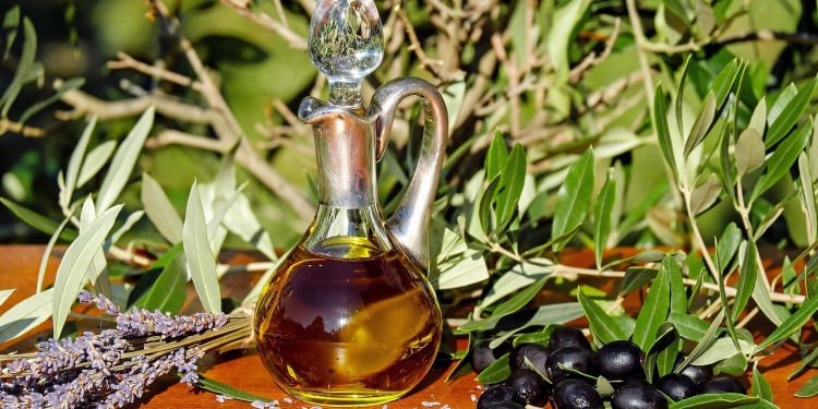 L&rsquo;olio Evo come nutrimento secolare e alleato d'autunno